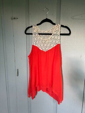 Coral Crochet Lace Sleeveless Sharkbite Tank Top | Size M
